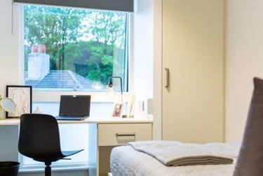 1 bed flat, Anchor Road, City Centre, Bristol, BS15TP - Image 1